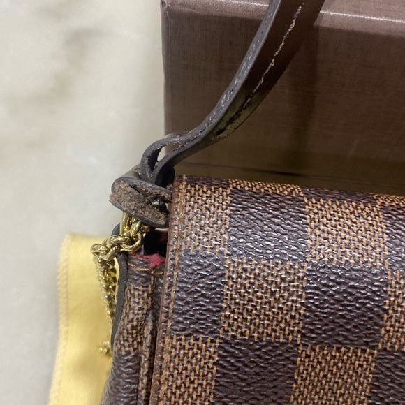 Authentic Louis Vuitton Favorite PM Damier Ebene Crossbody Purse - Picture 4 of 13